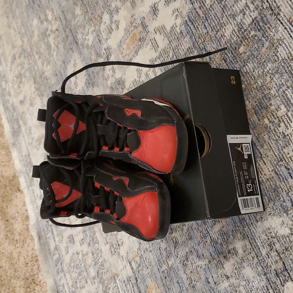 Jordan True Flights